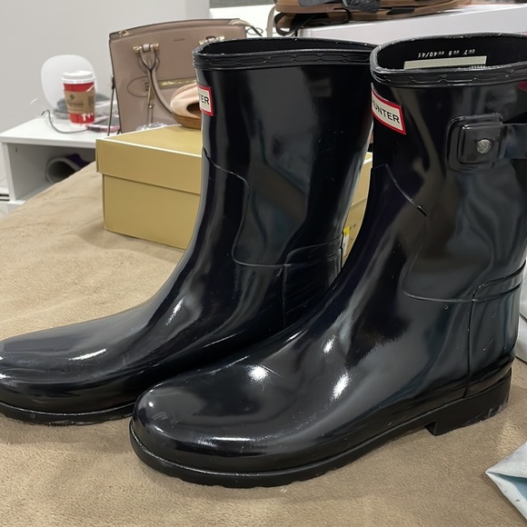 Great Condition Short Hunter Boots Black - size 9 - Picture 2 of 6
